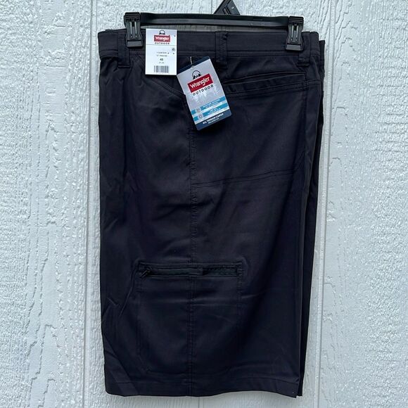 Men's Outdoor Performance Zip Cargo Short with UPF 50+ Size 48 - Picture 1 of 11